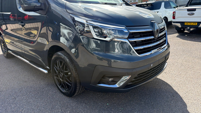 Renault Trafic Swb Diesel SL30 Blue dCi 170 Graphite Edition Van EAG9 - Image 33